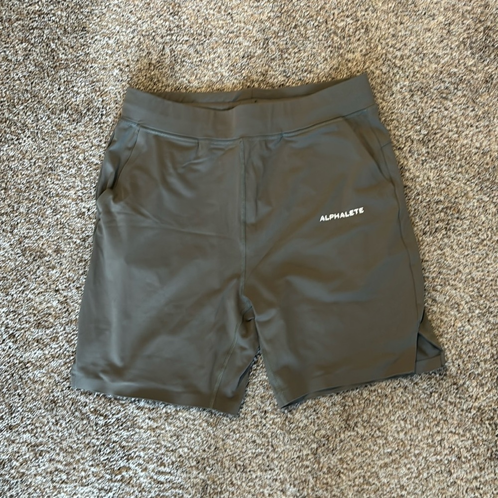 NWOT olive green shorts